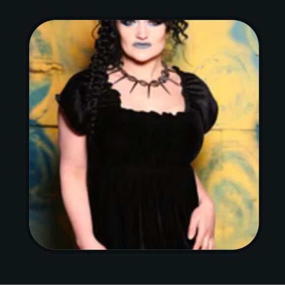 Damsel in this Dress Emma Blouse in Black Velvet Size Large - Picture 1 of 3